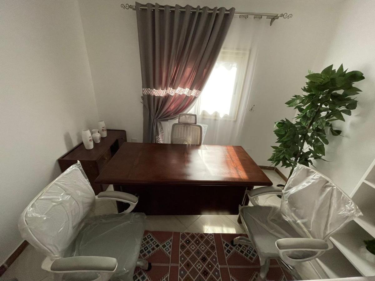 شقة في قلب القاهرة الجديدة تطل على شارع التسعين الشمالي Exterior foto