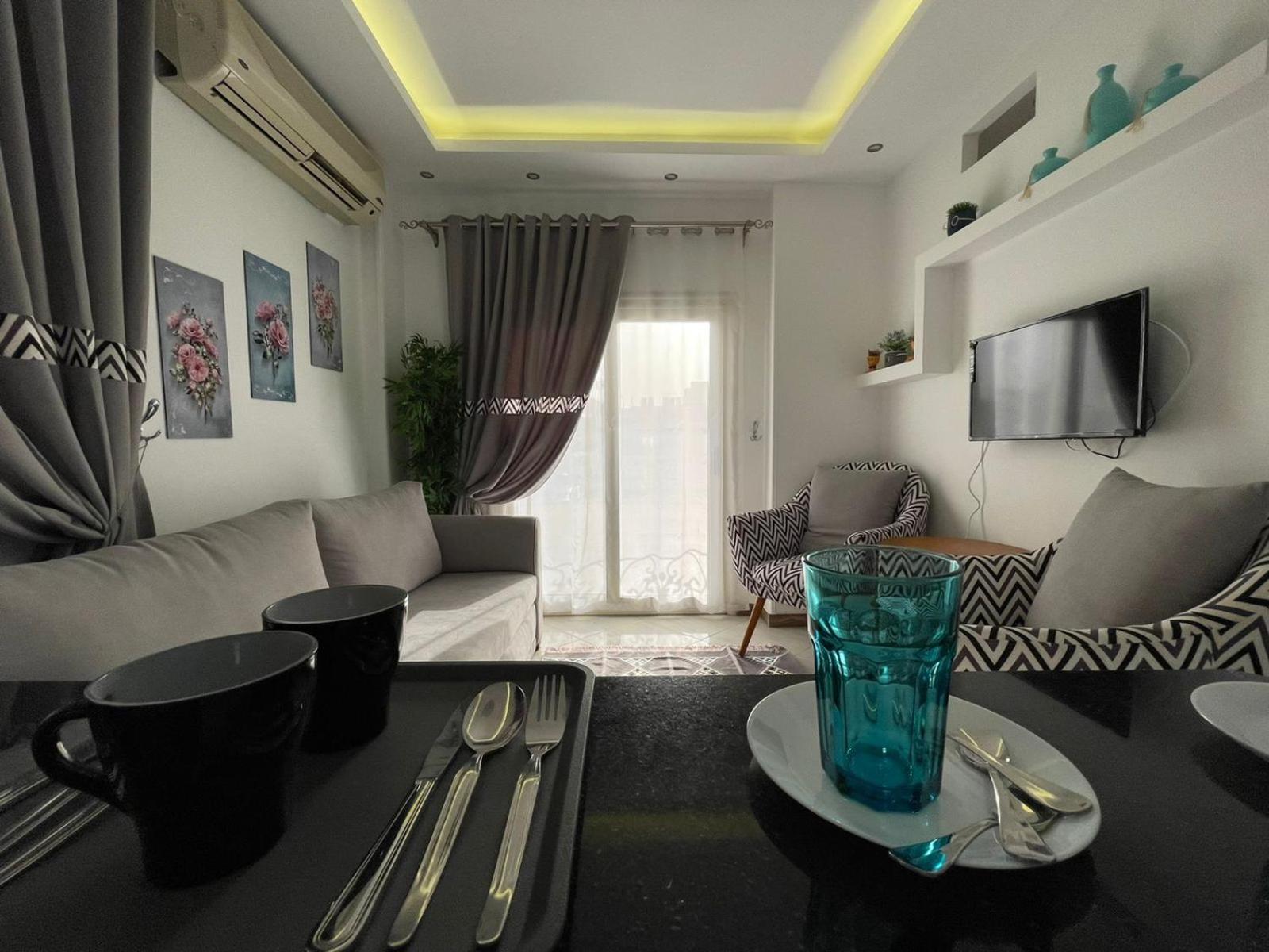 شقة في قلب القاهرة الجديدة تطل على شارع التسعين الشمالي Exterior foto
