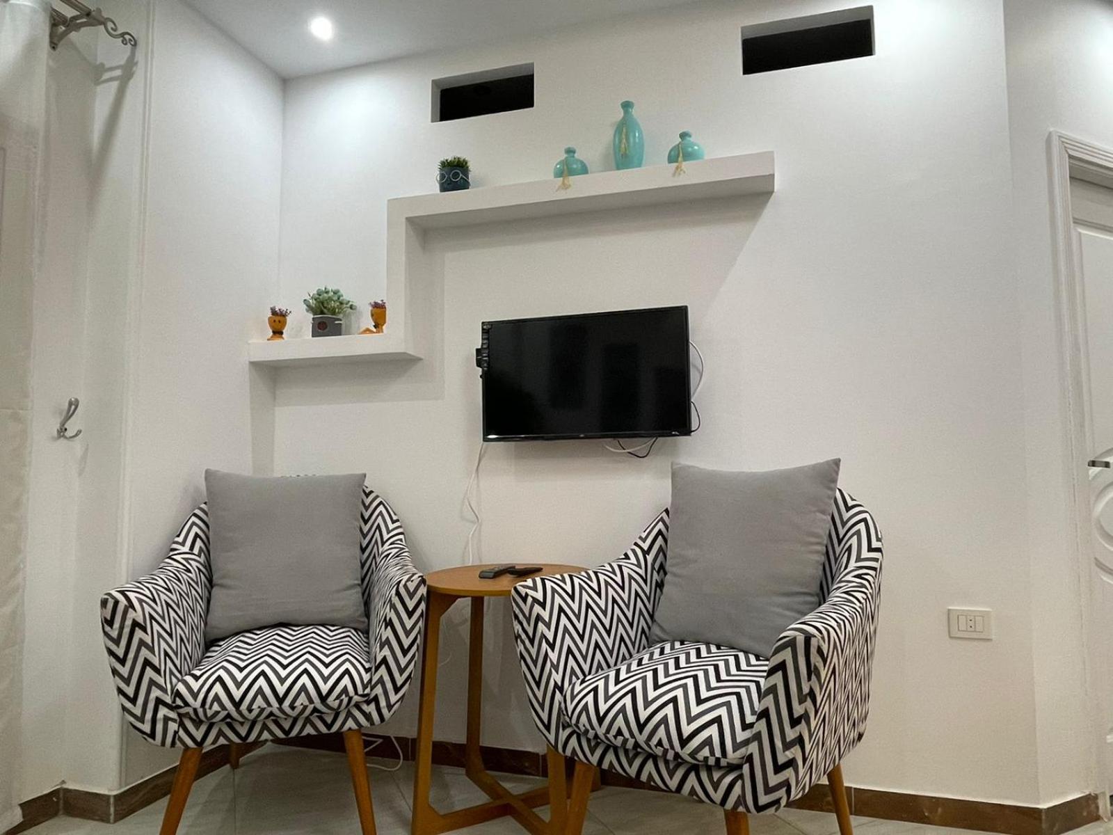 شقة في قلب القاهرة الجديدة تطل على شارع التسعين الشمالي Exterior foto
