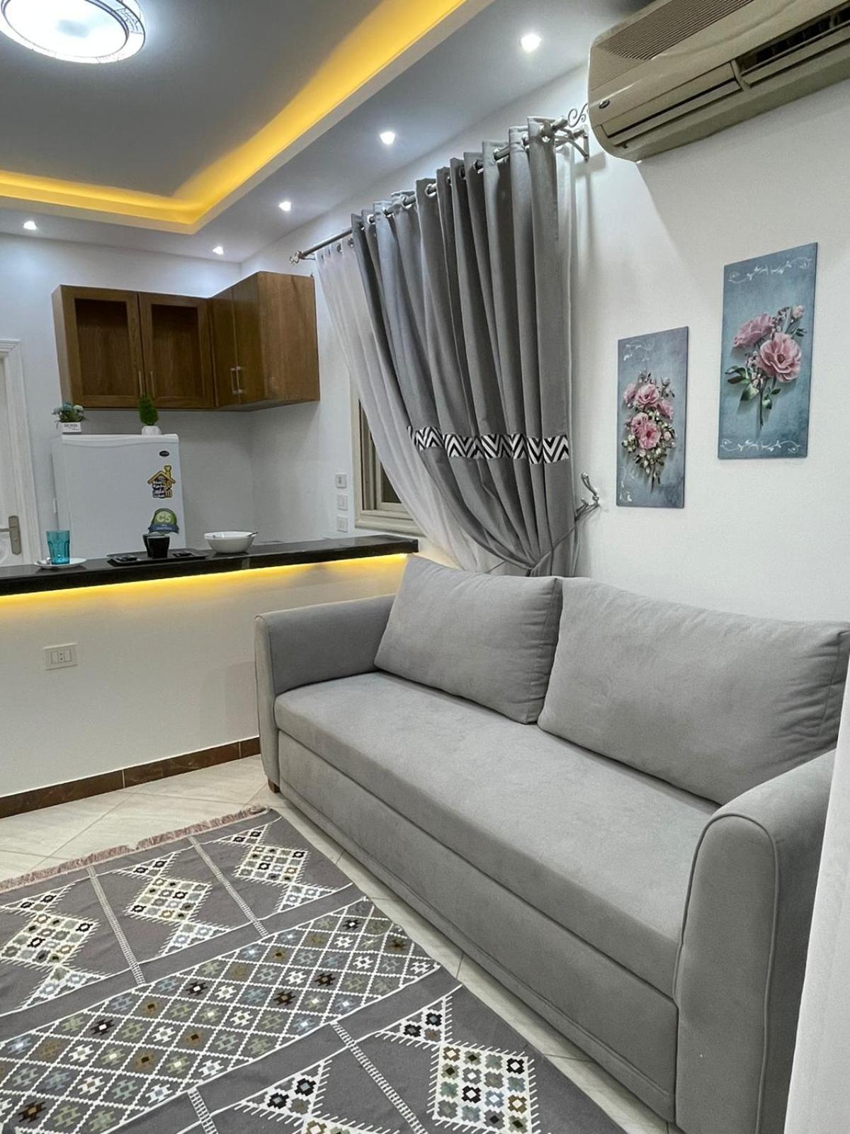 شقة في قلب القاهرة الجديدة تطل على شارع التسعين الشمالي Exterior foto