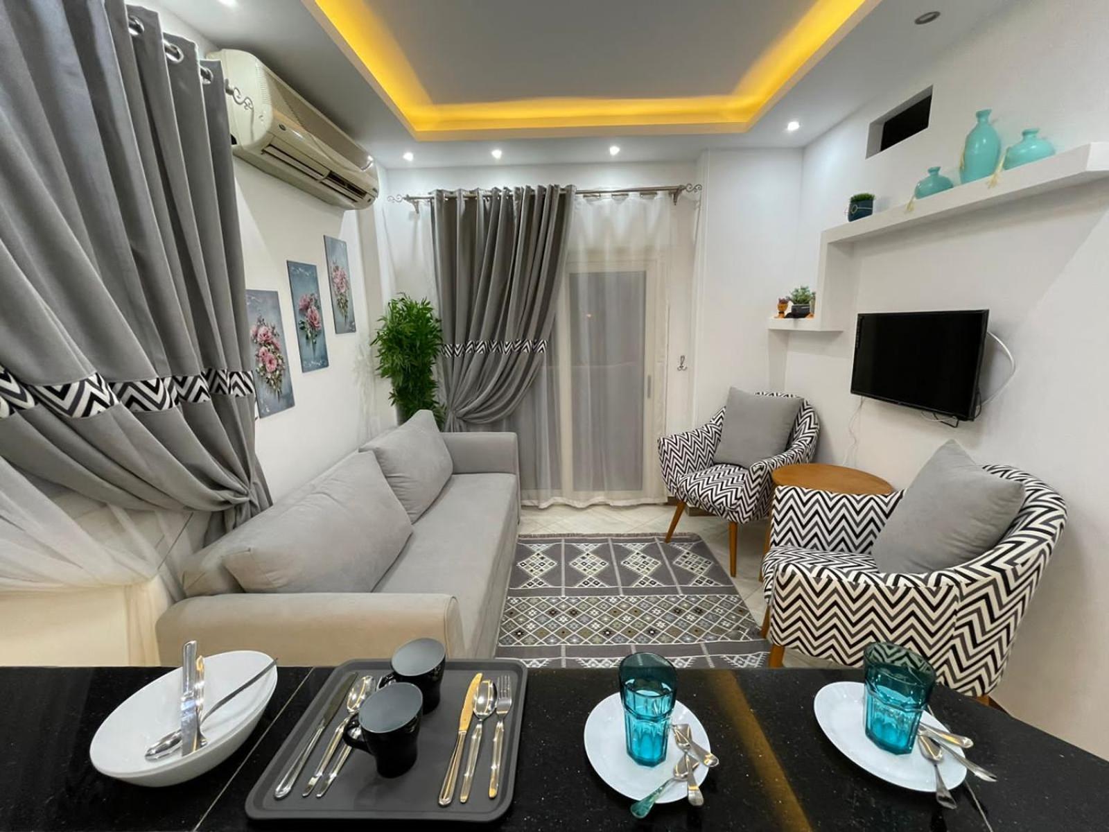 شقة في قلب القاهرة الجديدة تطل على شارع التسعين الشمالي Exterior foto
