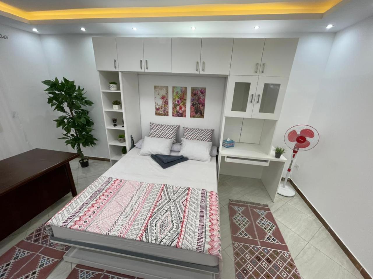 شقة في قلب القاهرة الجديدة تطل على شارع التسعين الشمالي Exterior foto